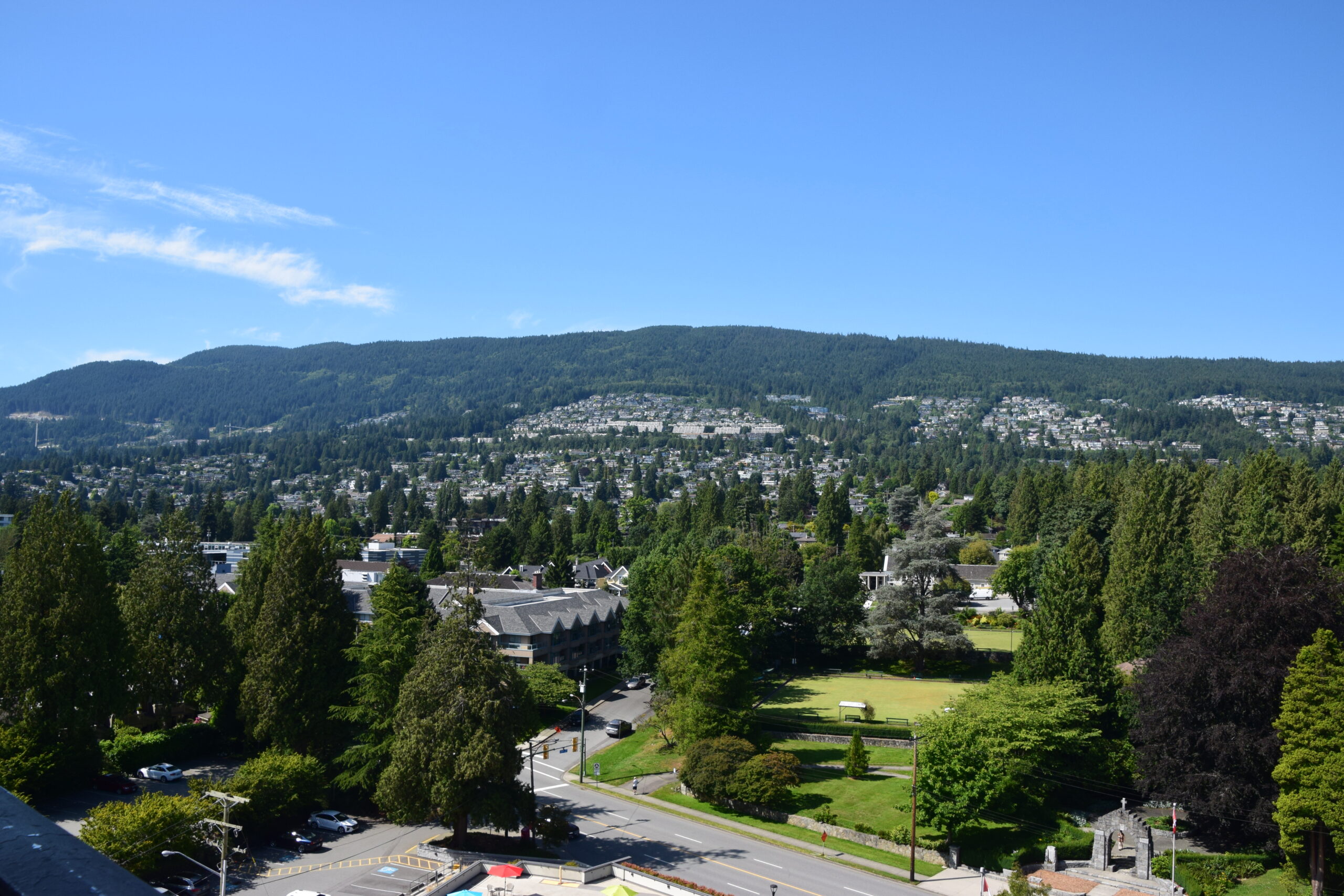 West Vancouver Apartments One unit Avaliable Highgate House